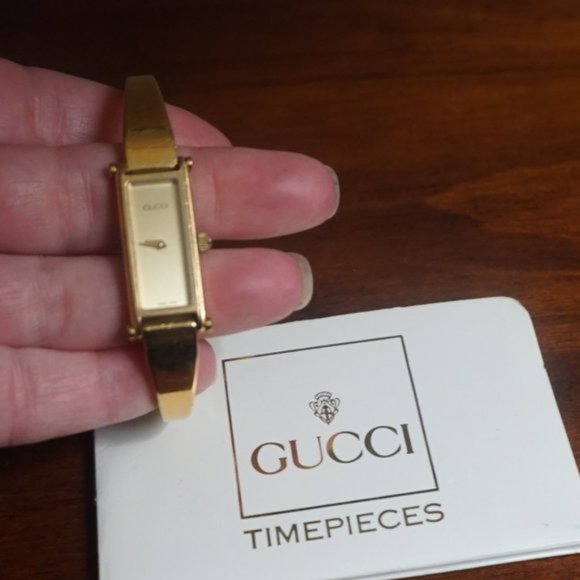 Gucci Cuff Watch Timepiece 1500 - Picture 1 of 9